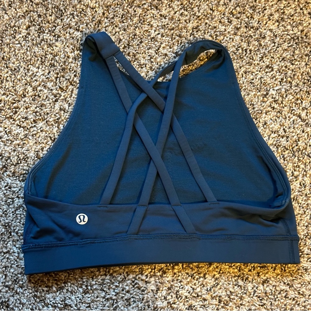 Lululemon high neck sports bra size 6